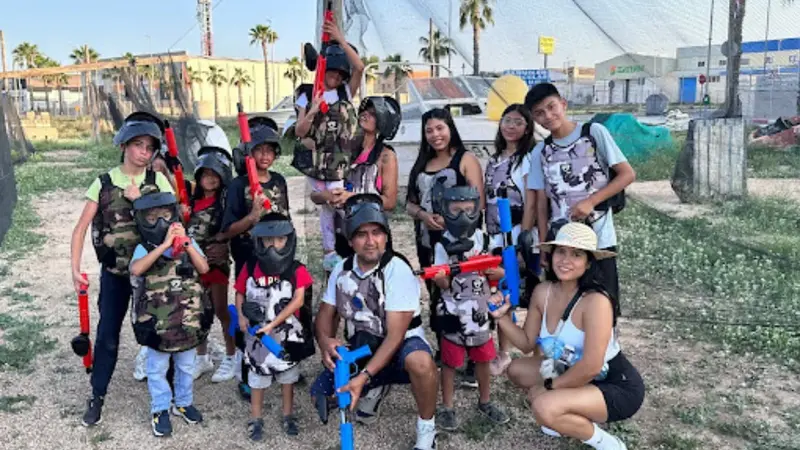 Paintball infantil con bolas ilimitadas y zona de picnic en Alicante