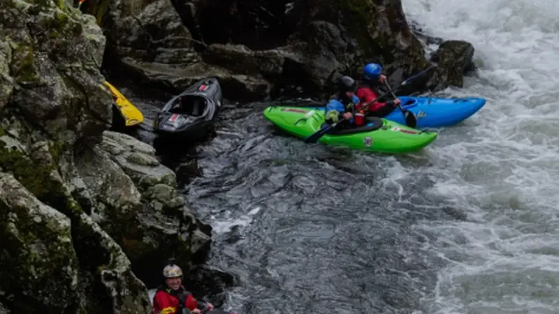 Bautizo de kayak en la Sierra de Gredos