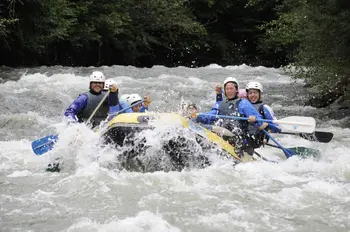 Rafting en los Picos de Europa por las bravas aguas de los ríos Deva y Cares