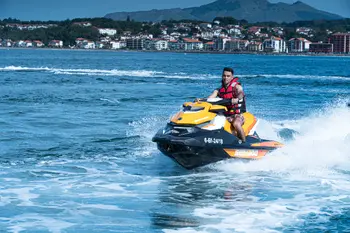 Moto de agua en Hondarribia en circuito