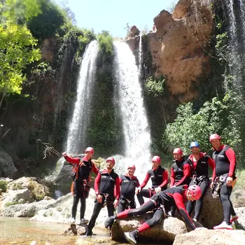 Barranquismo acuático nivel medio en el río Amadorio desde Relleu