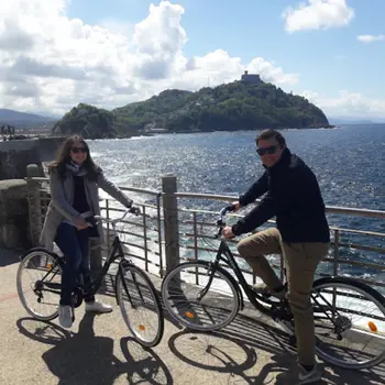 Alquiler de bicicleta de paseo eléctrica en San Sebastián, Guipúzcoa