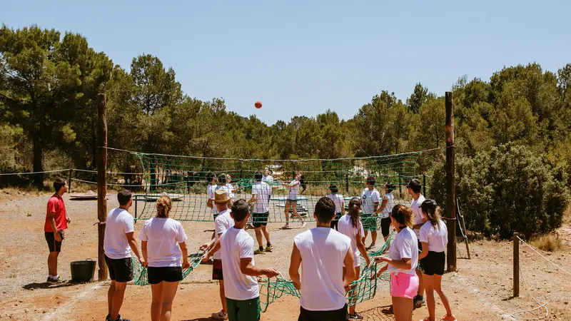 Gymkana y retos en equipo para niños en Estivella