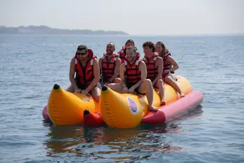 Banana Boat en la Playa de Mil Palmeras, Alicante
