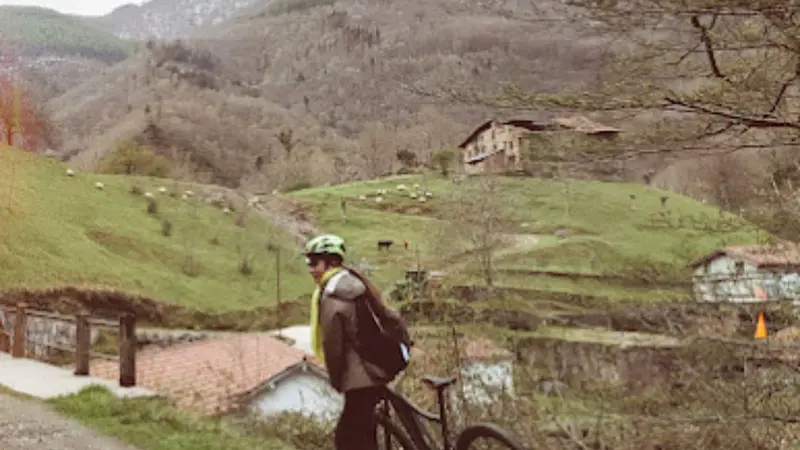 Ruta guiada en bicicleta de montaña por la Costa Vasca desde San Sebastián
