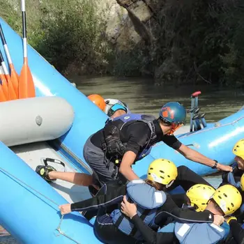 Rafting por el tramo Benamejí-Palenciana en el río Genil desde Palenciana, Córdoba