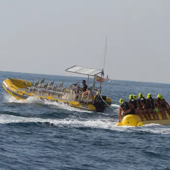 Banana Boat en la Playa de Mil Palmeras, Alicante