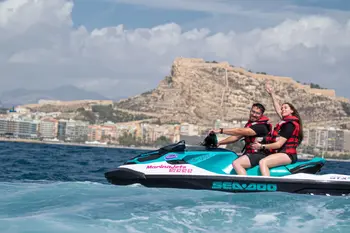 Ruta en moto de agua a la Playa de San Juan desde Alicante