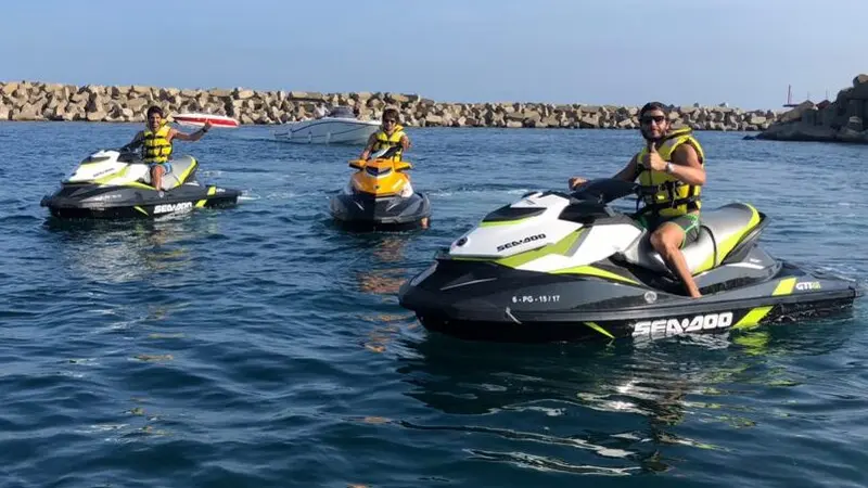 Alquiler de motos de agua en Mil Palmeras