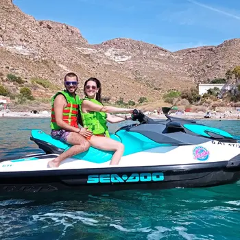Alquiler de moto de agua sin licencia en Alicante