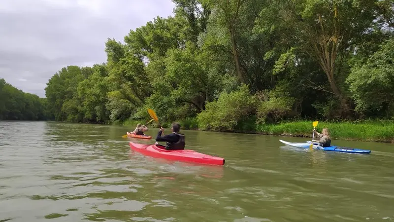 Alquiler de kayak para navegar por el río Ebro en Briñas