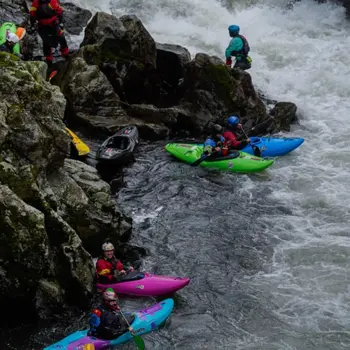 Curso de tecnificación en kayak en la Sierra de Gredos