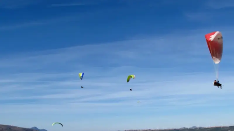 Bautismo de vuelo en parapente biplaza en Casarabonela
