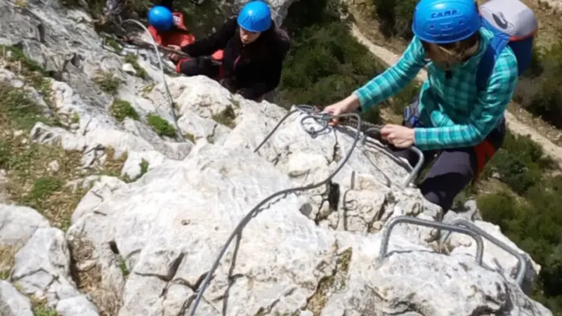Curso de kayak de iniciación en aguas bravas en Murillo de Gállego, Zaragoza