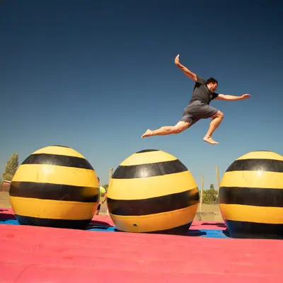 Humor amarillo para niños y zona de picnic en Sant Pere Pescador