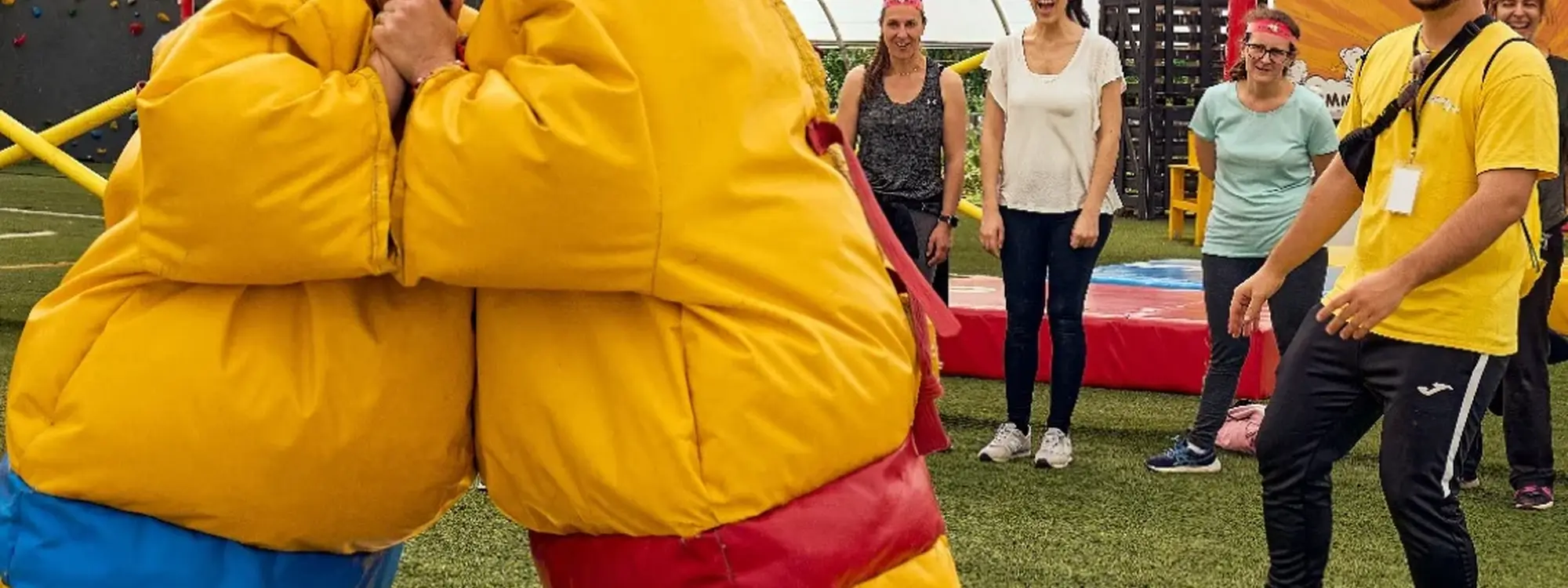 Humor amarillo para niños con merienda en Navalcarnero