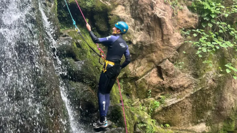 Descenso de Barranco en el río Navedo en Cantabria