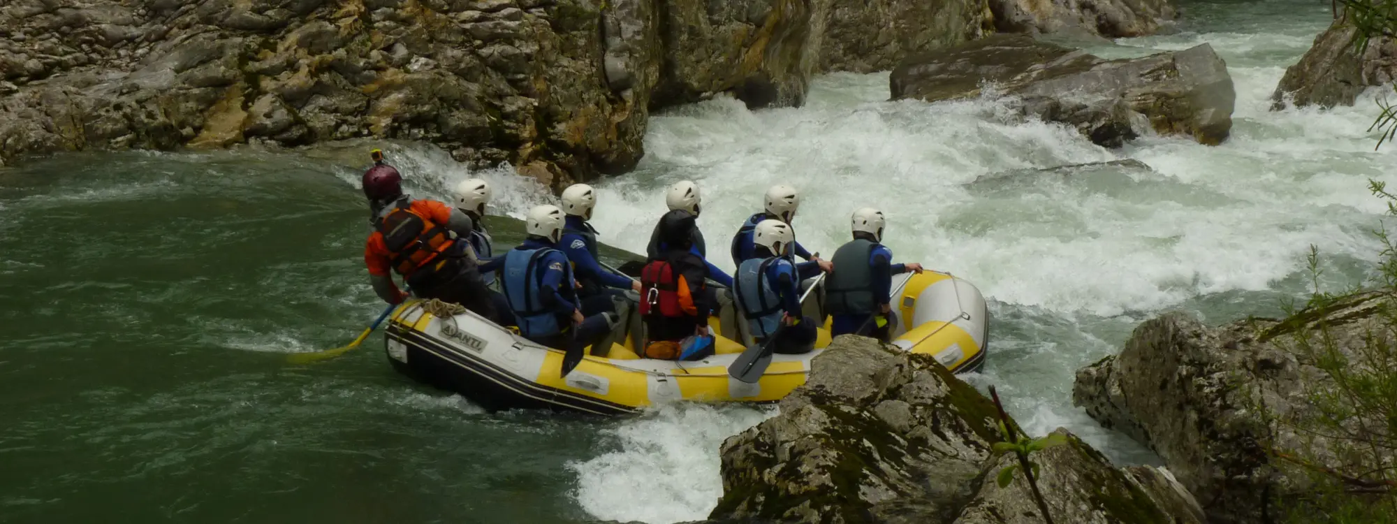 Rafting en los Picos de Europa por las bravas aguas de los ríos Deva y Cares