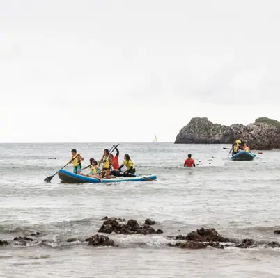 Tour en Big SUP en Llanes: diversión en grupo sobre el agua