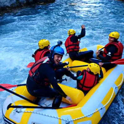 Rafting por las bravas aguas del río Mijares desde Montanejos, Castellón