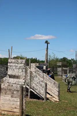 Paintball adulto y zona de barbacoa en Sant Pere Pescador