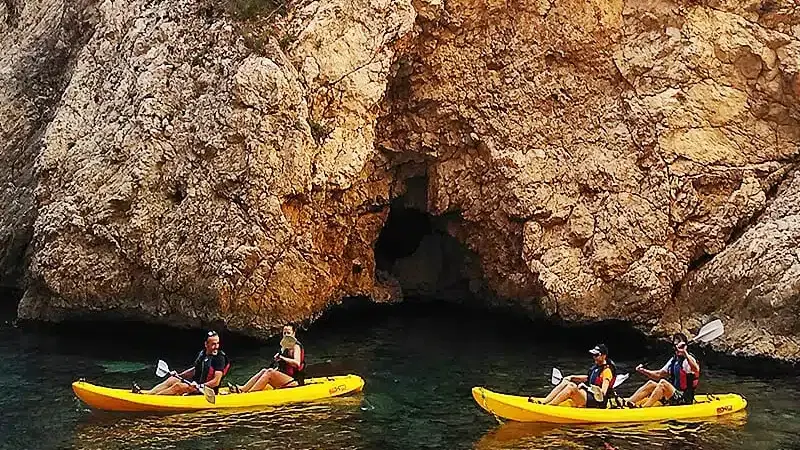 Ruta en kayak por Morro de Toix con visita a Cueva dels Coloms