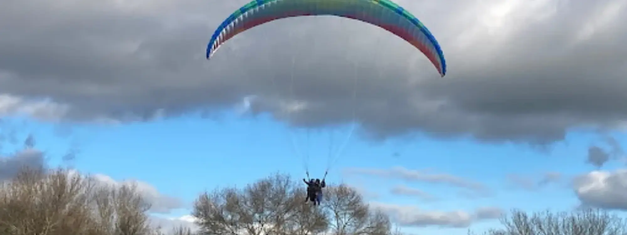 Bautismo de vuelo en parapente biplaza en Arcones, Sierra de Guadarrama