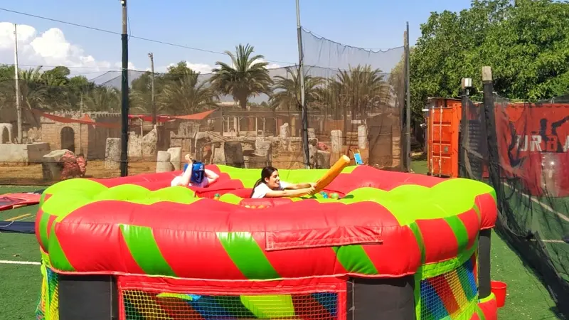 Humor amarillo infantil en San Antonio de Benagéber