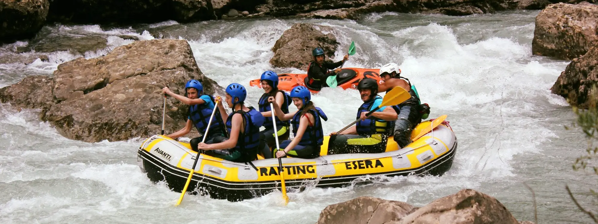 Rafting en el río Ésera por la tarde desde Santa Liestra y San Quílez