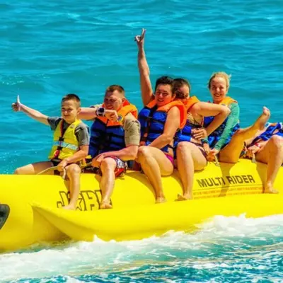 Banana Boat en la Playa de las Higuericas en Torre de la Horadada, Alicante