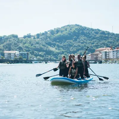 Descenso del río Oria en Paddlesurf XXL con poteo incluido desde Orio, Guipúzcoa