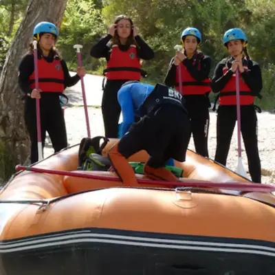 Rafting bajo los Mallos de Riglos desde Murillo de Gállego