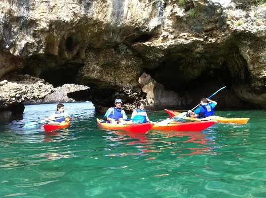 Excursiones en kayak por la Costa Asturiana desde Ribadesella y Arriondas, Asturias