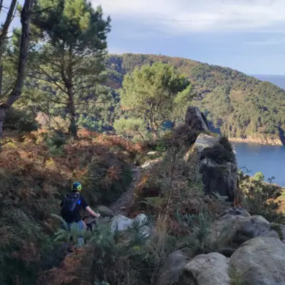 Ruta guiada en bicicleta de montaña por la Costa Vasca desde San Sebastián