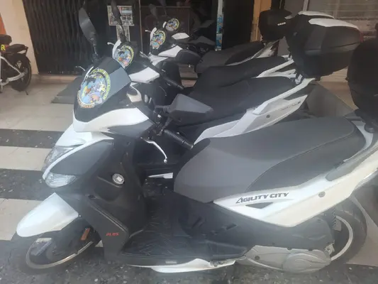 Alquiler de moto Kymco 125 cc en Benidorm