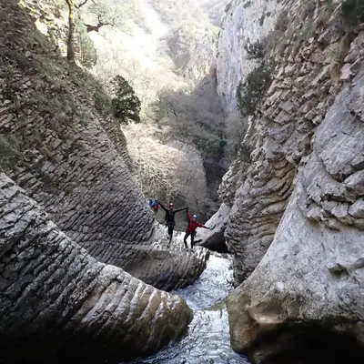 Barranquismo acuático en el barranco Artazul en Aizpún, Navarra