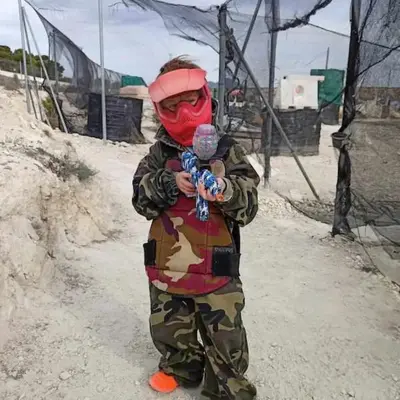 Paintball infantil con bolas ilimitadas y zona de picnic en Alicante
