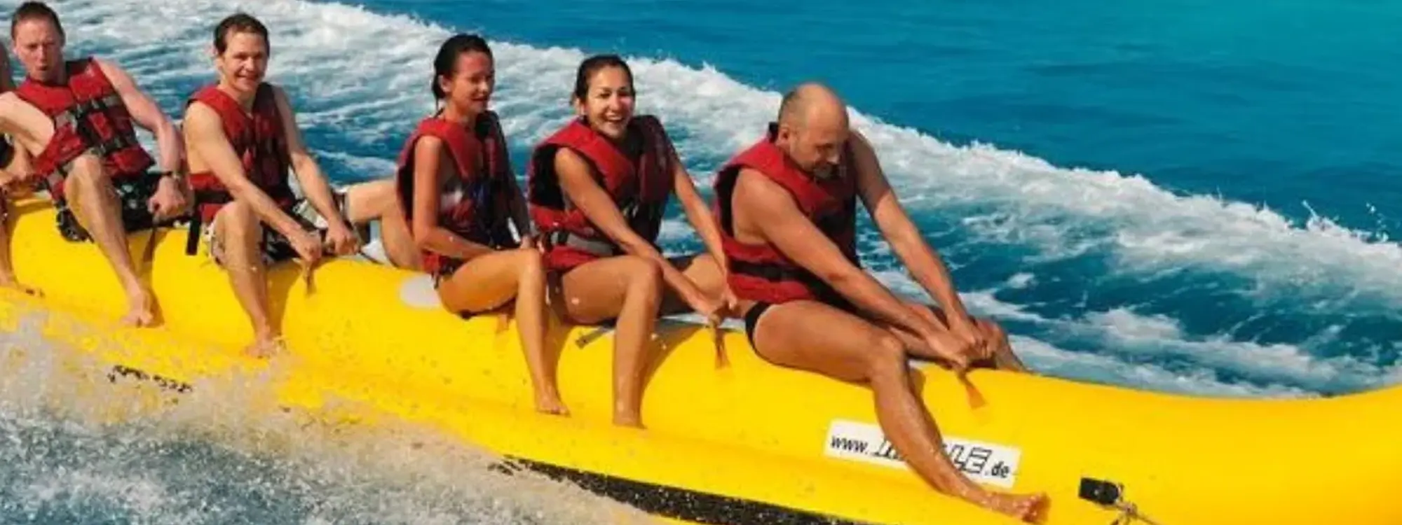 Banana Boat en la Playa de las Higuericas en Torre de la Horadada, Alicante