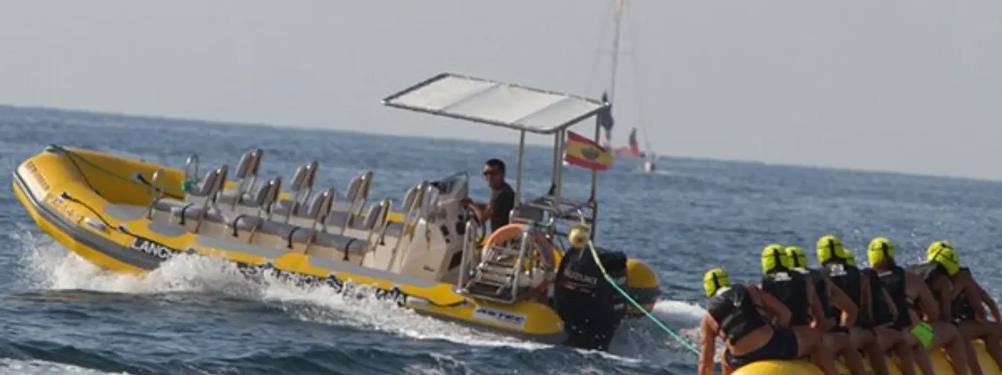 Banana Boat en la Playa de Mil Palmeras, Alicante