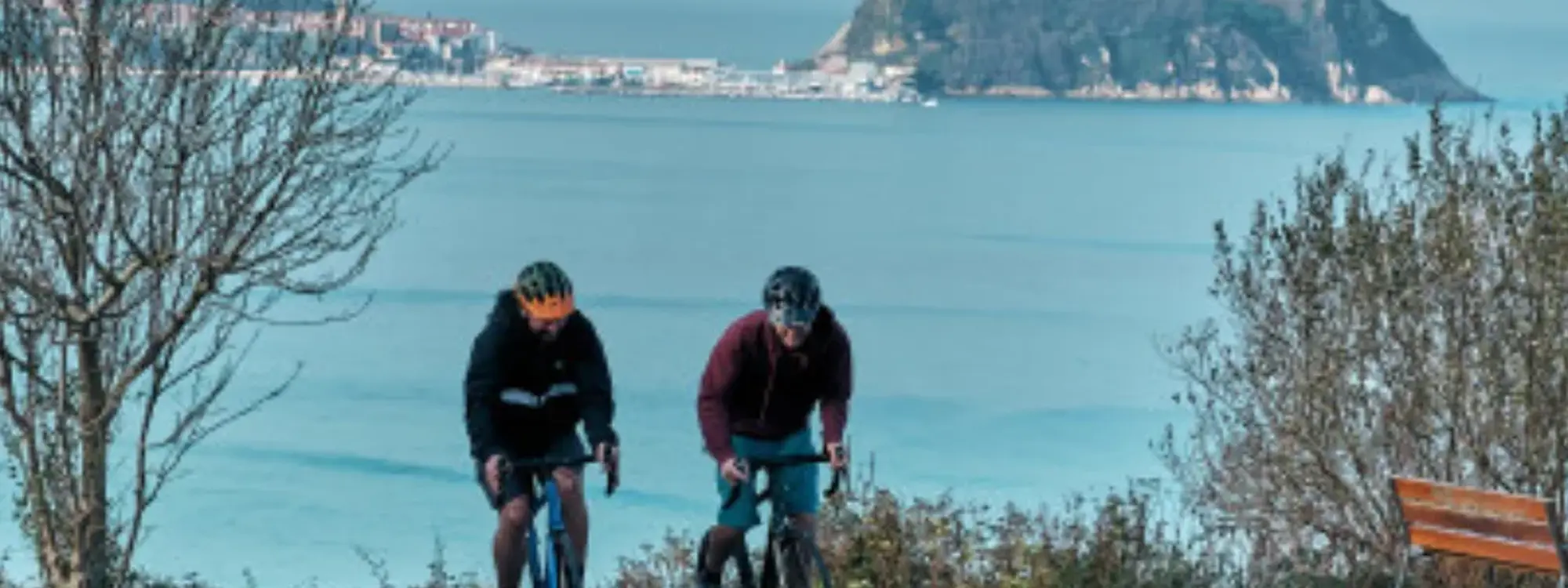 Ruta guiada privada en bicicleta de carretera por la Costa Vasca con recogida en alojamiento