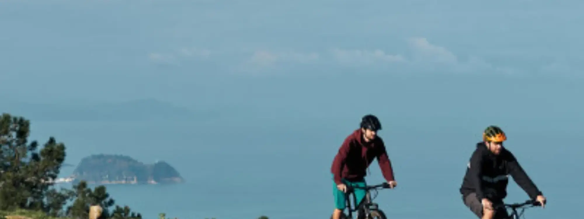 Ruta guiada en bicicleta eléctrica de montaña (e-MTB) por la Costa Vasca desde San Sebastián