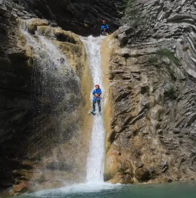 Barranco de Os Lucas de nivel intermedio en el Valle de Tena