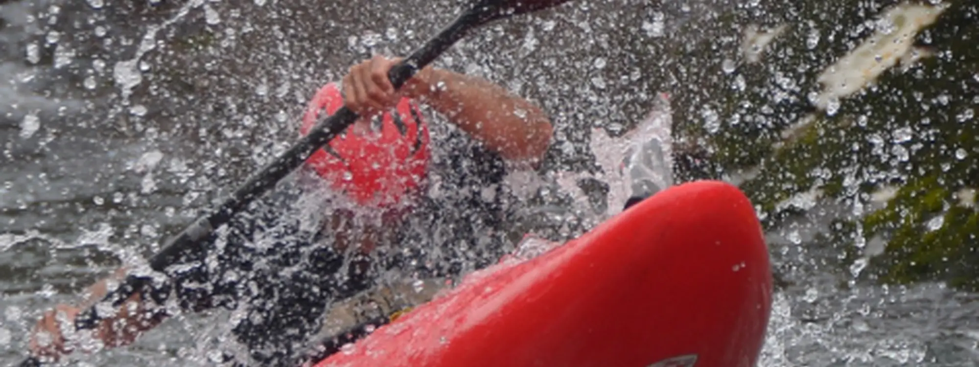 Curso de iniciación al kayak en aguas bravas en la Sierra de Gredos