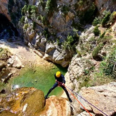 Barranquismo acuático en el Barranco del Centenar desde Montanejos, Castellón