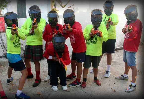 PACK NIÑOS: Humor amarillo + Paintball infantil en Córdoba