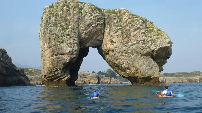 Excursiones en kayak por la Costa Asturiana desde Ribadesella y Arriondas, Asturias