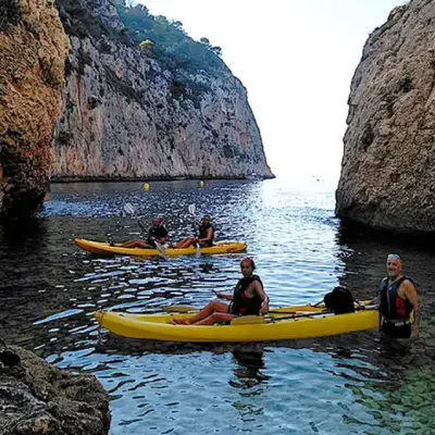 Ruta en kayak en Cala Granadella y zona Moraira