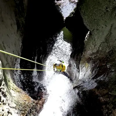 Barranquismo acuático en el barranco de la Leze en Eguino, Álava
