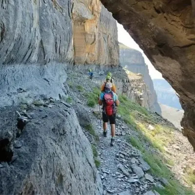 Senderismo por la Faja de las Flores en el Parque Nacional de Ordesa