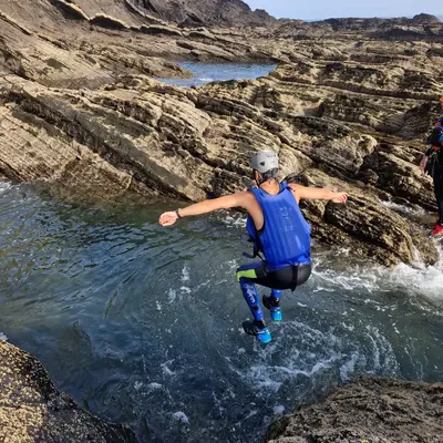 Coasteering por la zona costera de Ribadesella, Asturias